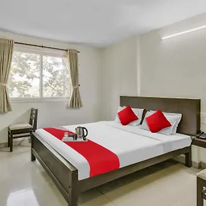 Hotel O Kalapurackal Residency, Thekkady